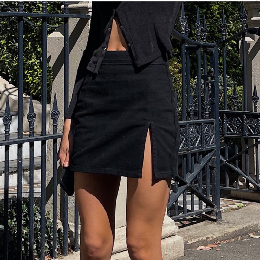 Lioness / Princess Polly Lola Black Denim Skirt in XS